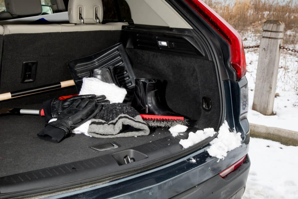 winter emergency automobile kit